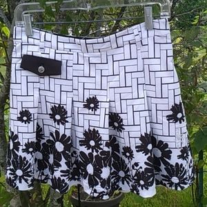 SUN VIEW GOLF SKIRT  size  38 ( like new)